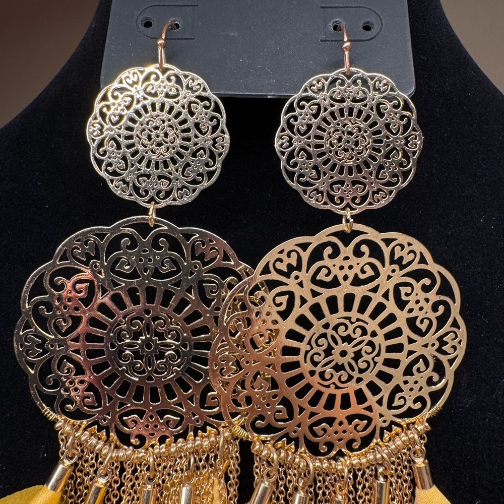 Gold Tone Mandala Fringe Necklace - Picture 2 of 4